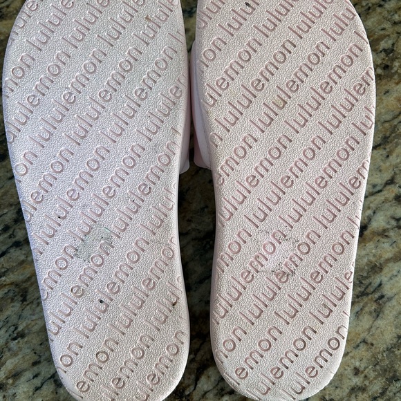 Lululemon light pink slides size 8 - Picture 3 of 3